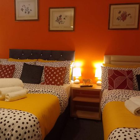 Cosy Stay In Walsall By Ideal Home Bloxwich Buitenkant foto