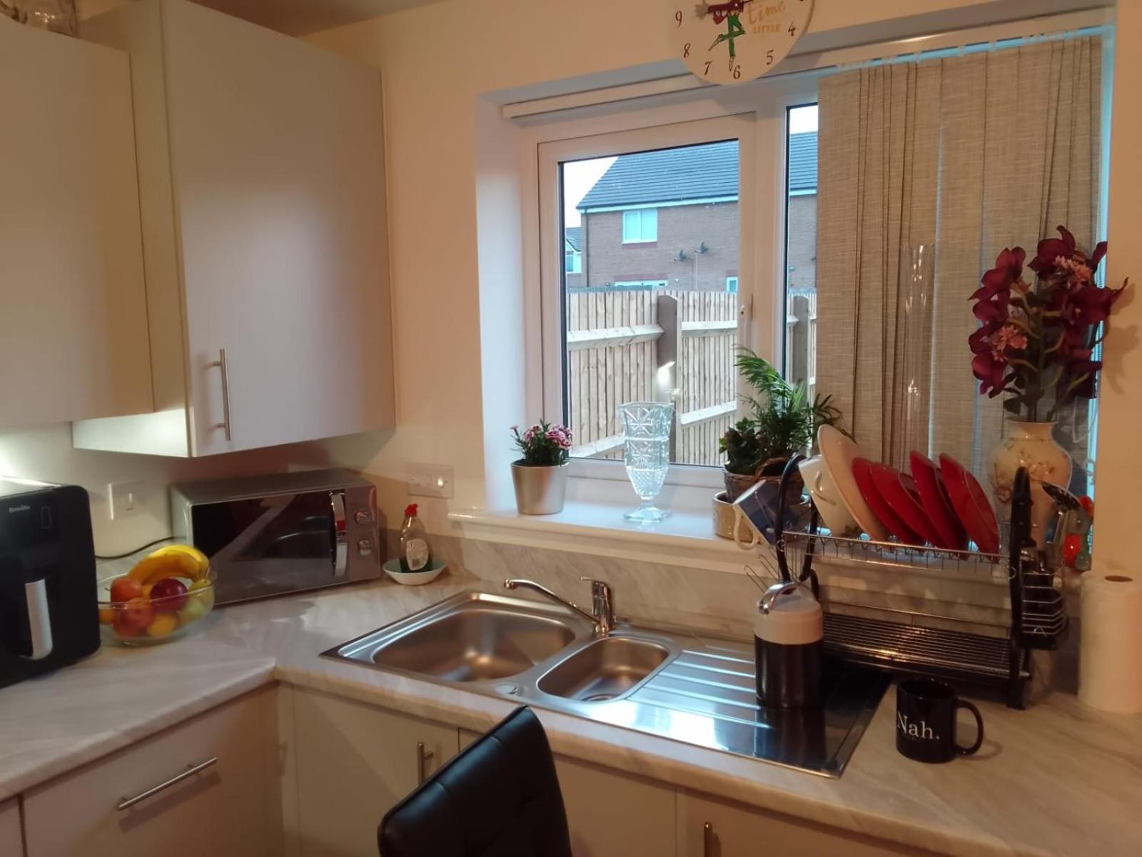 Cosy Stay In Walsall By Ideal Home Bloxwich Buitenkant foto