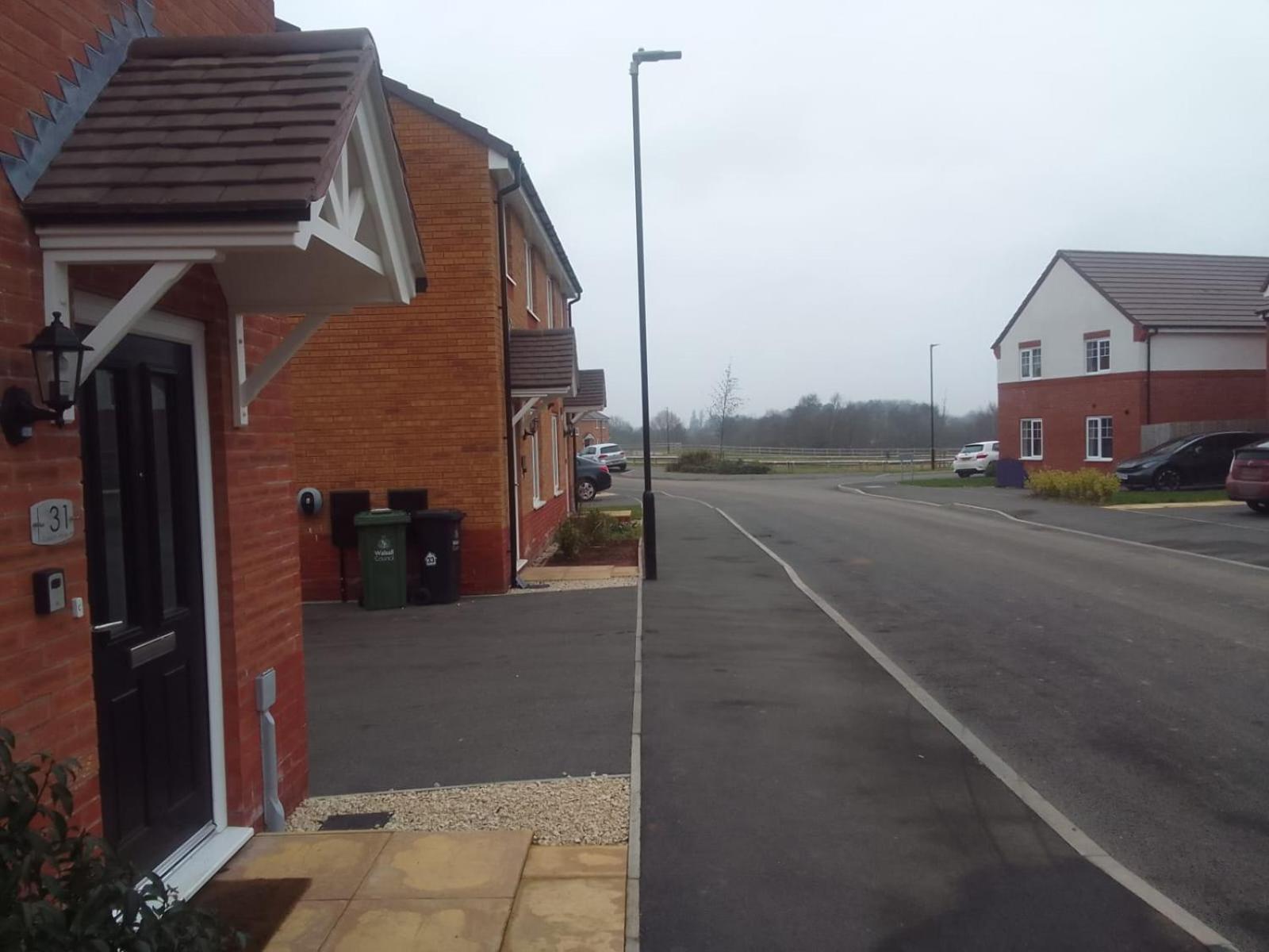 Cosy Stay In Walsall By Ideal Home Bloxwich Buitenkant foto