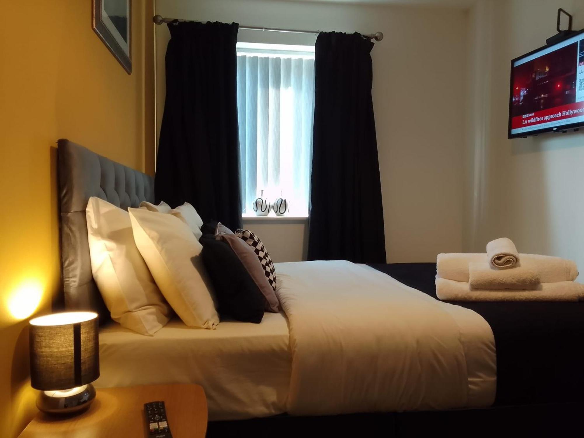 Cosy Stay In Walsall By Ideal Home Bloxwich Buitenkant foto