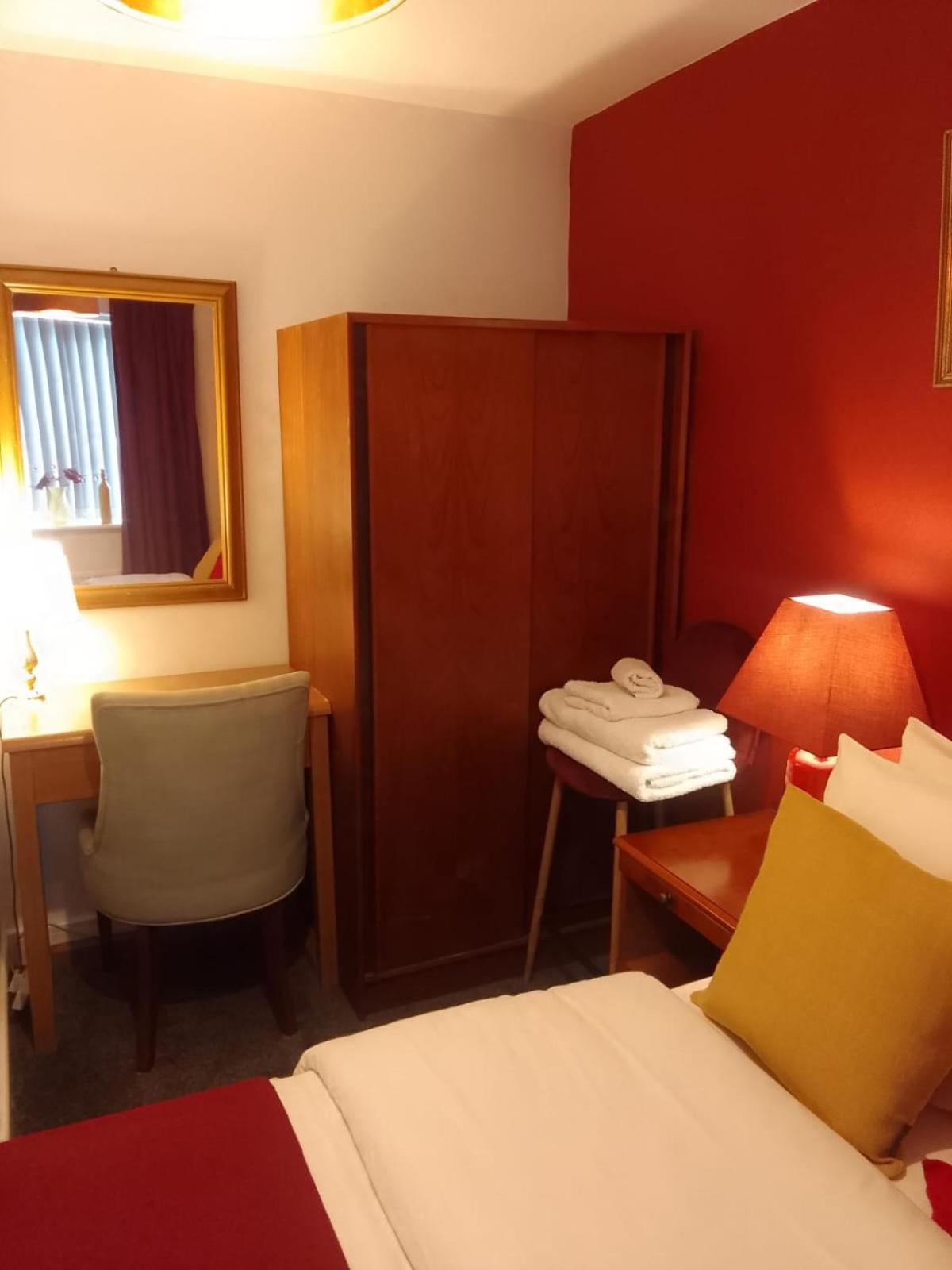 Cosy Stay In Walsall By Ideal Home Bloxwich Buitenkant foto