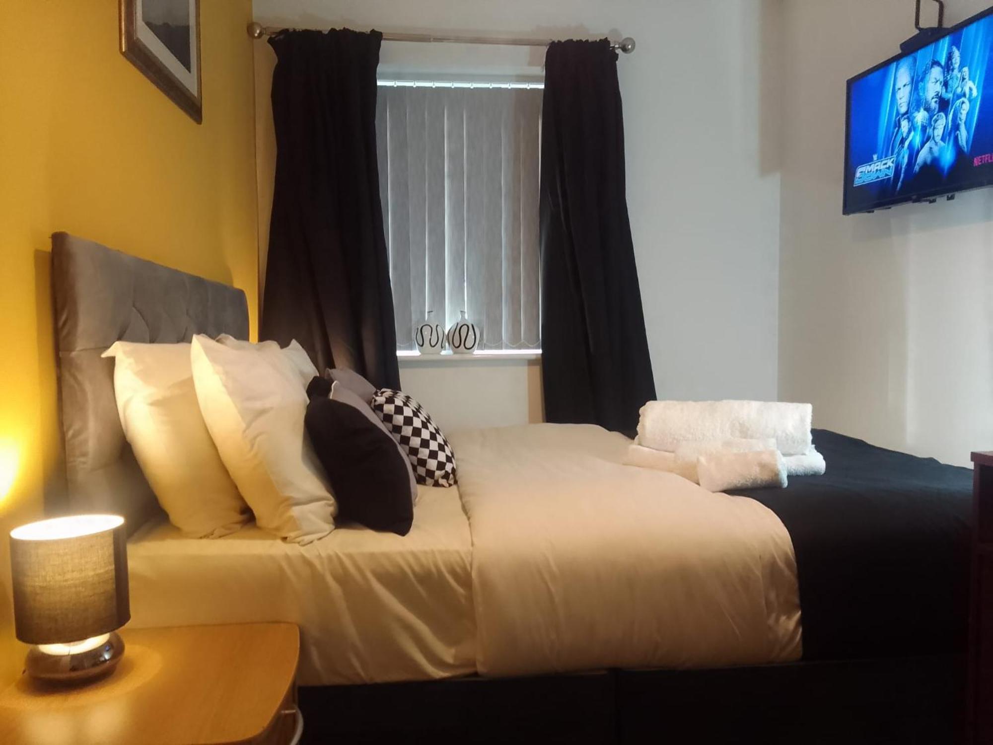 Cosy Stay In Walsall By Ideal Home Bloxwich Buitenkant foto